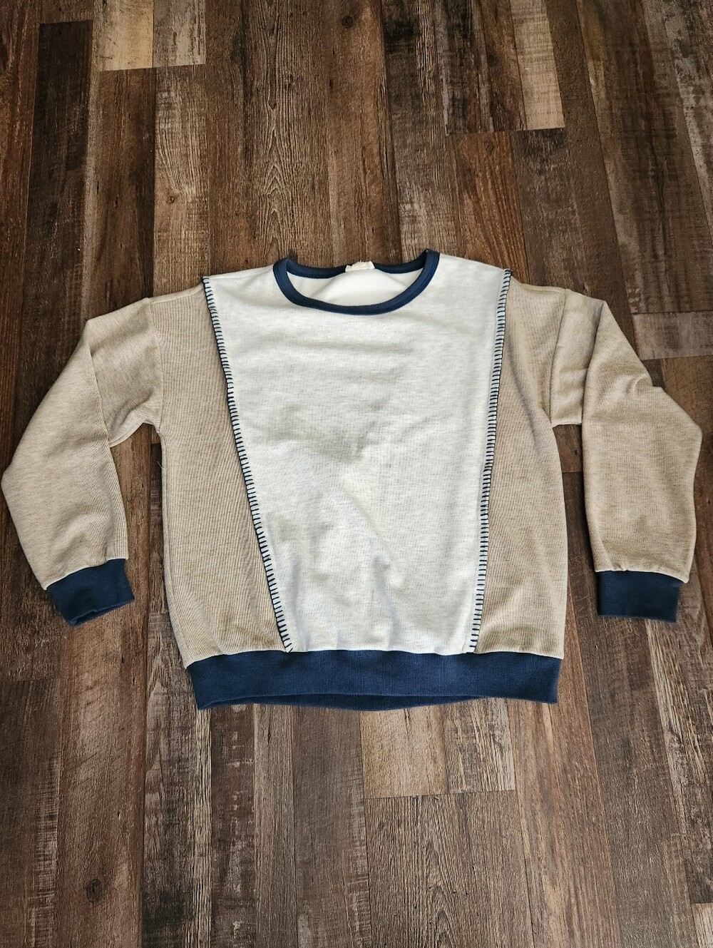 Hem & Thread Colorblock Blanket Stitch Sweatshirt Size Medium
